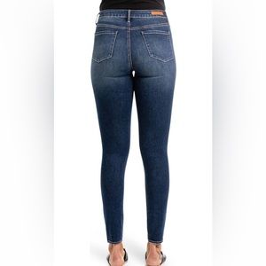 Articles of Society- like new skinny jeans  size 30